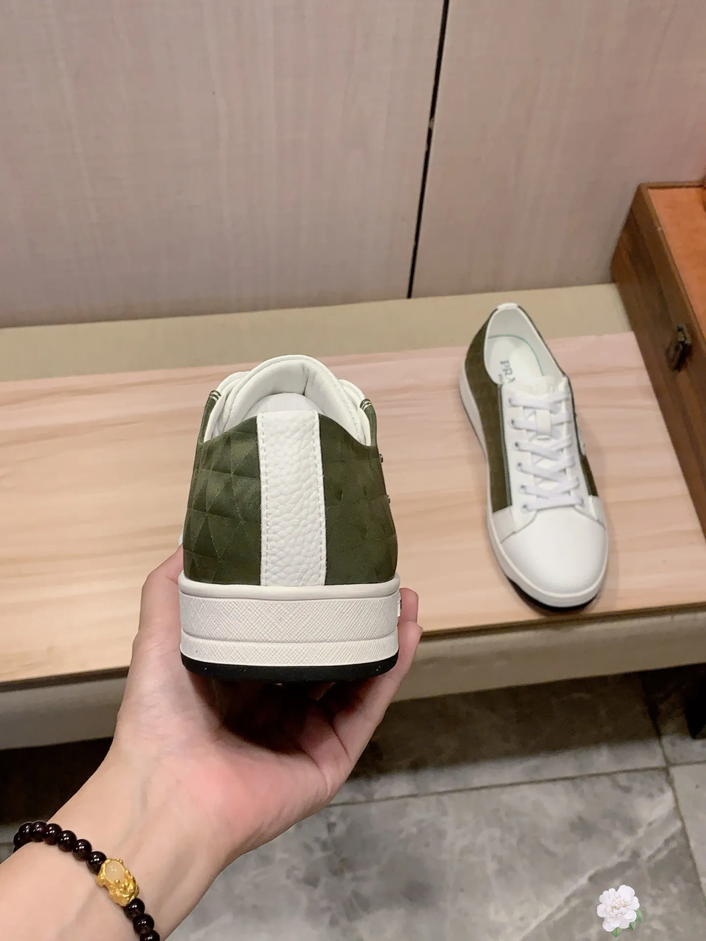 Men's Men's Shoes💰420💰💰🎩🎩[Lightning][Lightning] "PRADA*" The latest and most popular casual shoes, top brand [seduce] luxury~purchase, top~quality. [Strong] The upper is made of imported breathable cowhide with material ➕ breathable sheepskin lining (•) and fine workmanship. The original stylish and stylish soft rubber wear-resistant and non-slip outsole is light and comfortable on the feet. The real thing looks better when photographed in real life. No. 143: Code: 38-44, 45 can be customized, 3️⃣ colors are available
